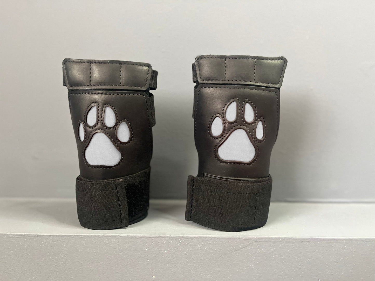 Open Paw Puppy Glove