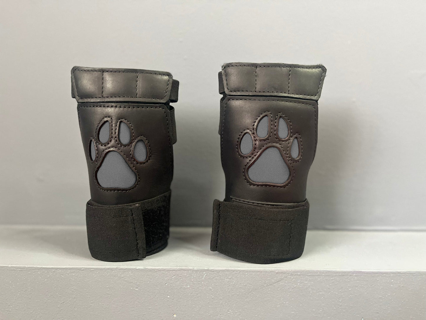 Open Paw Puppy Glove