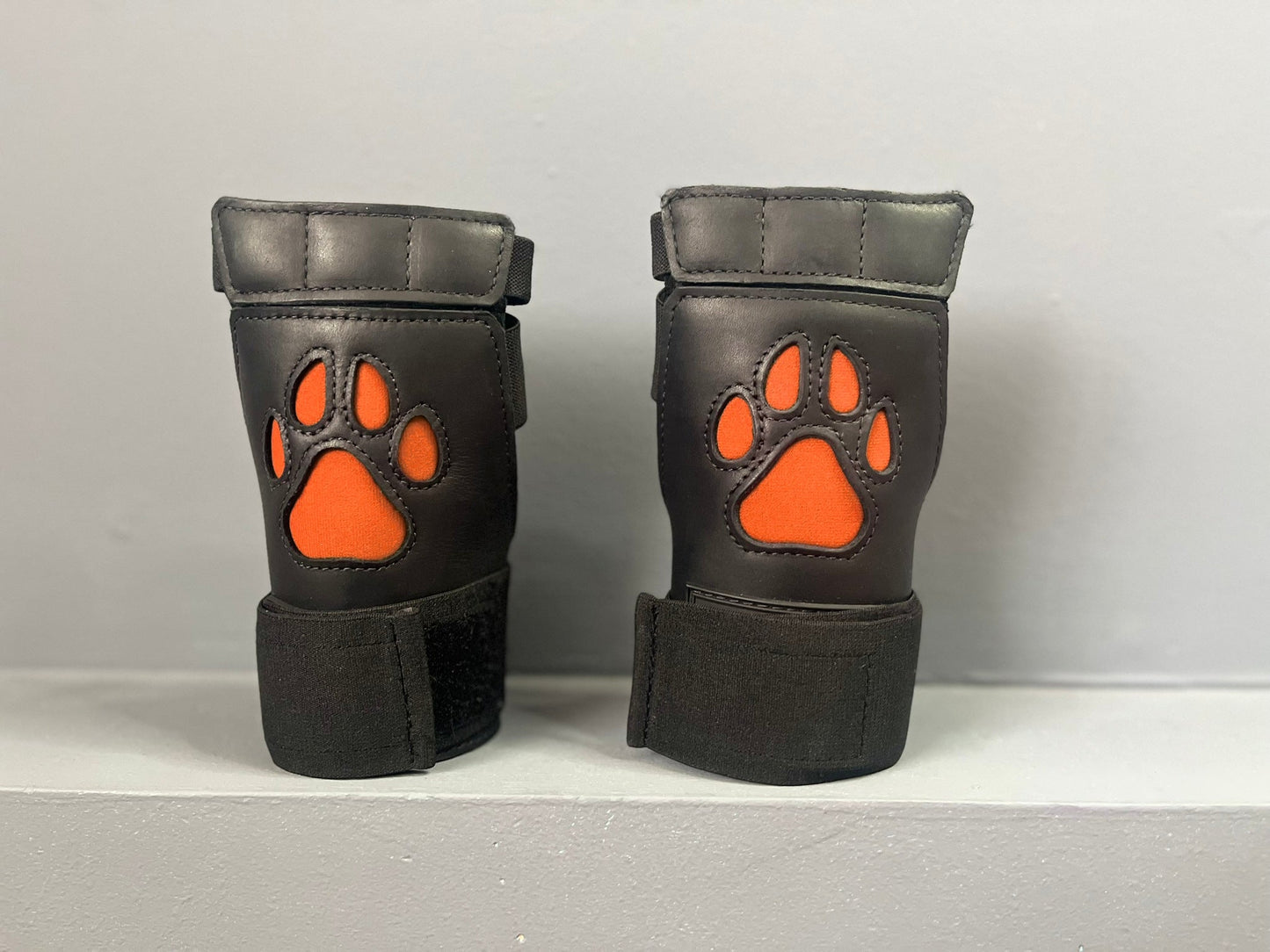 Open Paw Puppy Glove
