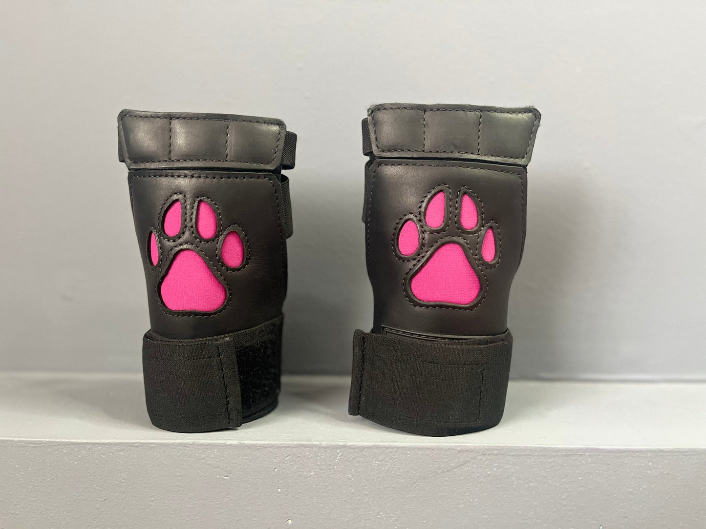 Open Paw Puppy Glove