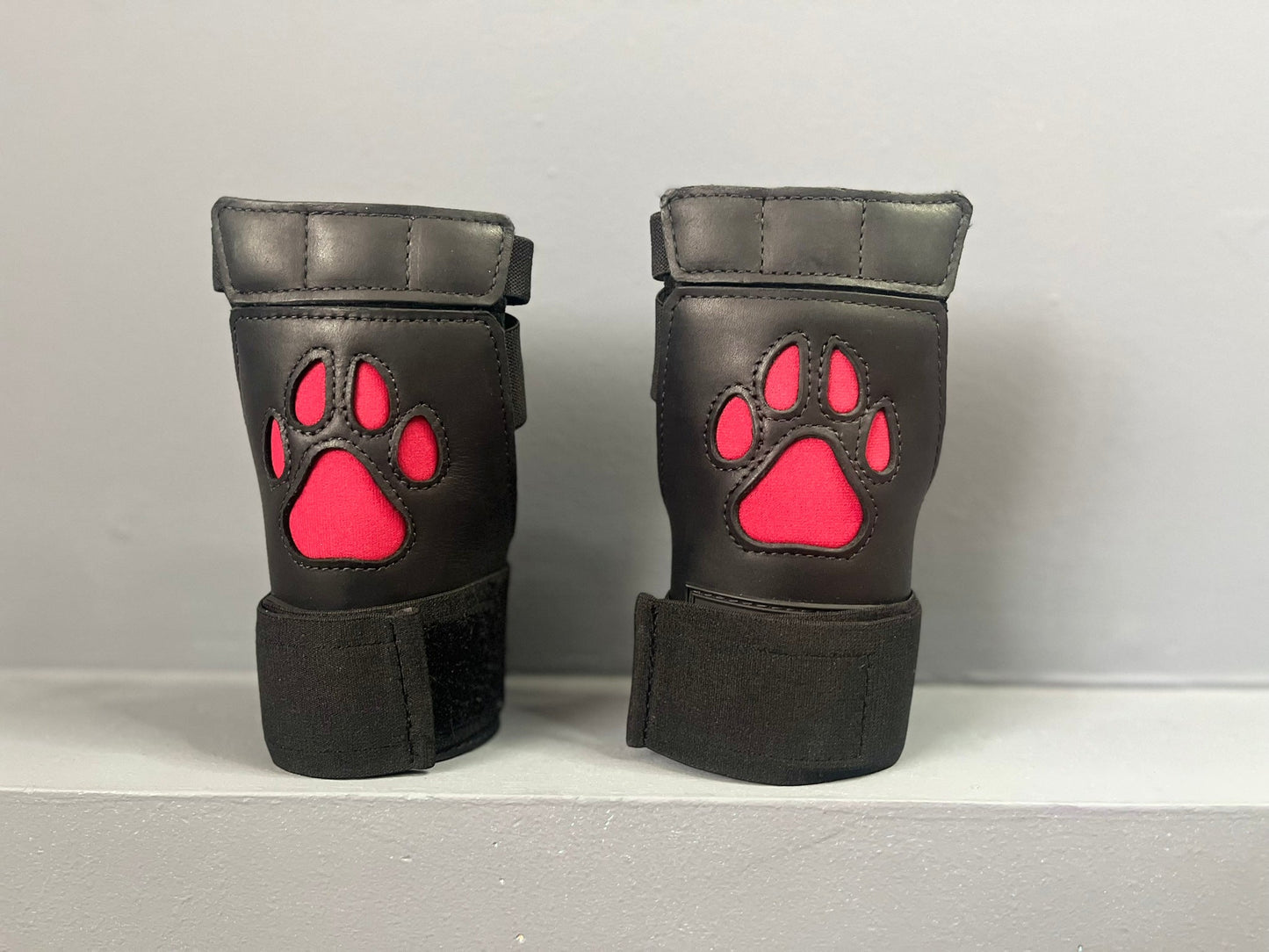 Open Paw Puppy Glove