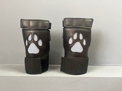Open Paw Puppy Glove